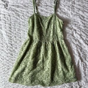 Green Lace Dress size 9/10